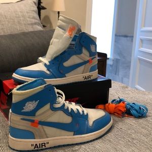 Brand new off white unc Jordan 1’s.